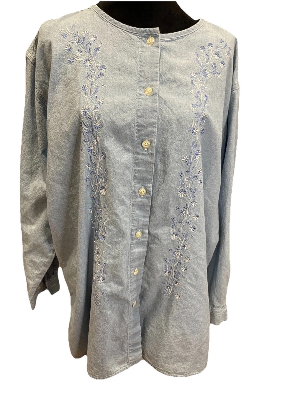 August Max Woman blue chambray all cotton tunic top floral embroidery‎ size 1X